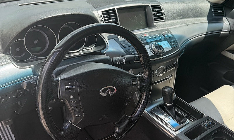Infiniti M45...