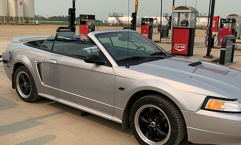 2000 Ford Mustang Gt...