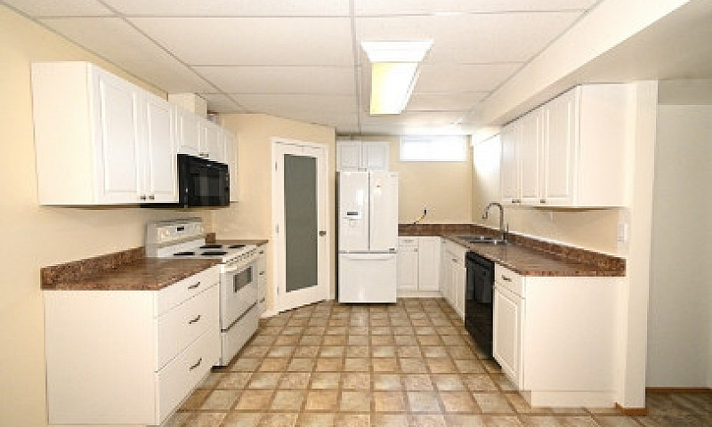 1 Bed, 1 Bath Bsmt S...