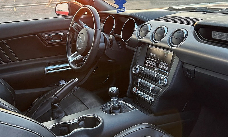Ford Mustang...