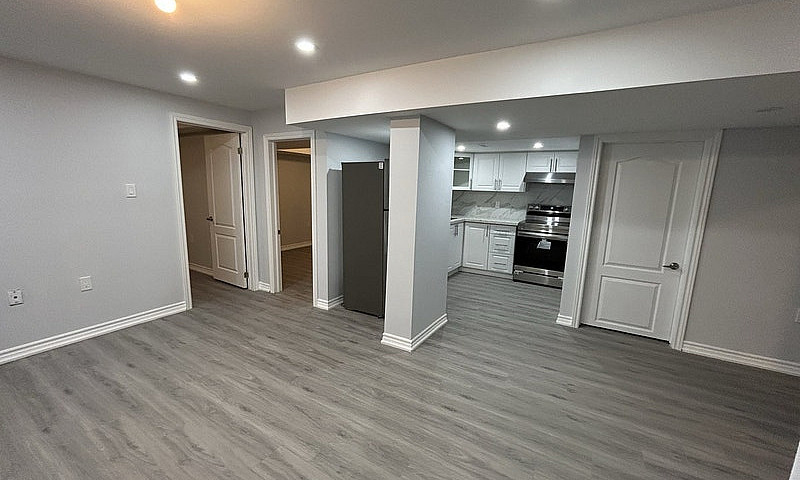 1 Bedroom Private Ba...