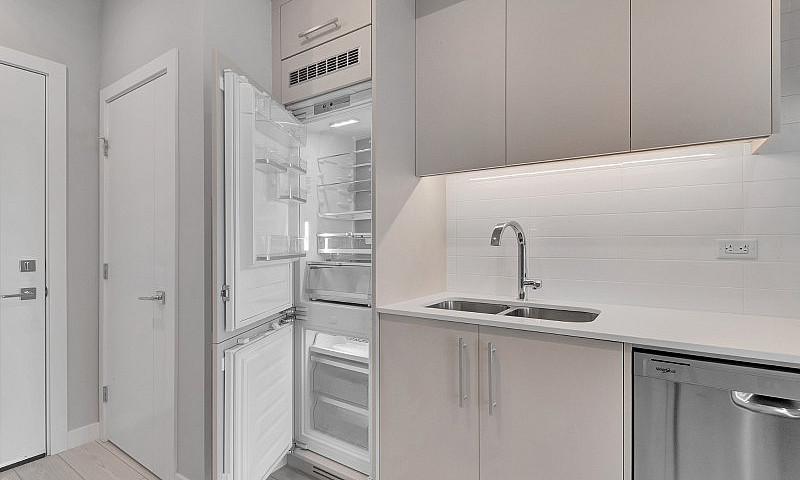 Modern 2 Bed, 1 Bath...