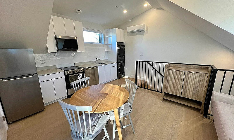 1 Bed 1 Bath House F...