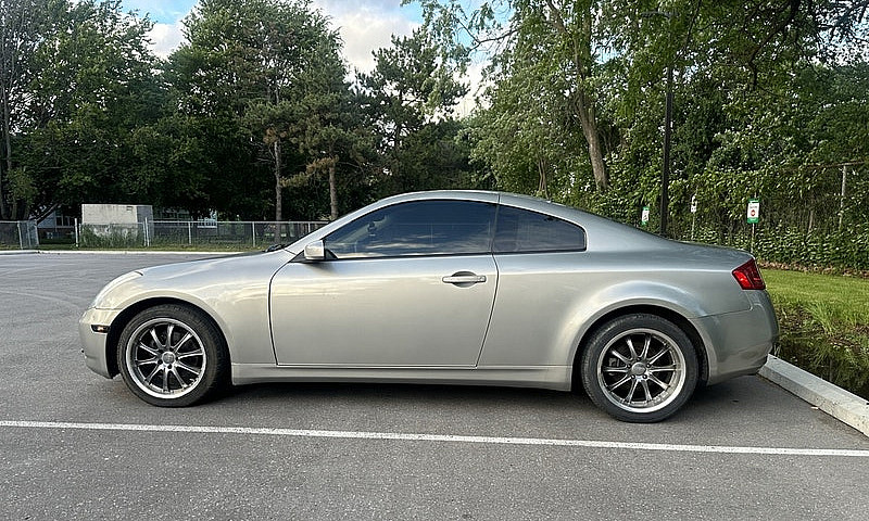 2003 Infiniti G35...