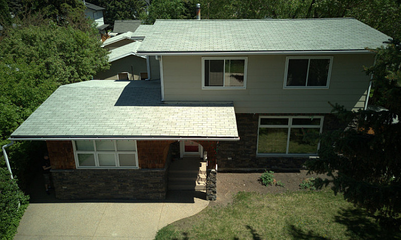 Lakeview House $1,05...