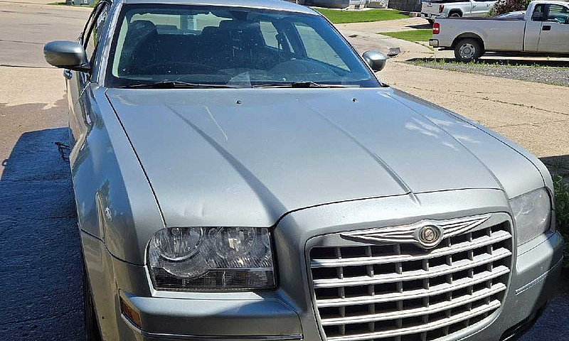 2005 Chrysler 300 To...