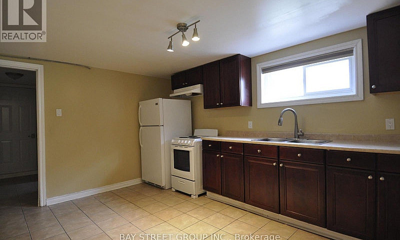 Cozy 1 Bedroom Basem...