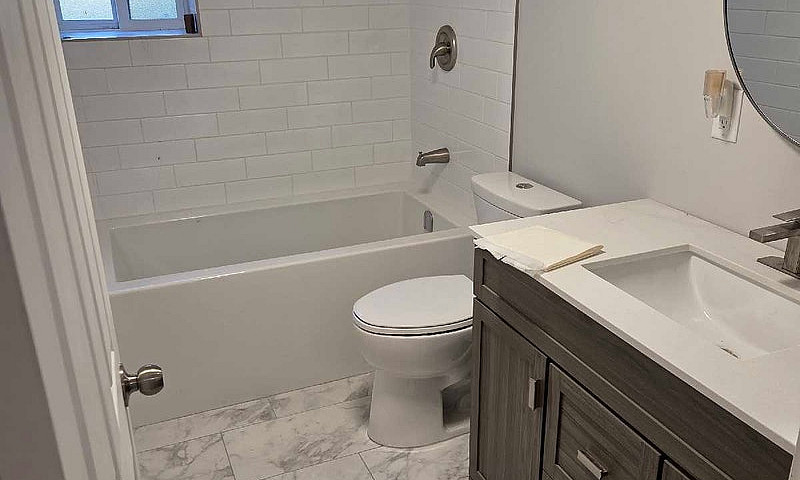 3 Bedroom Basement S...