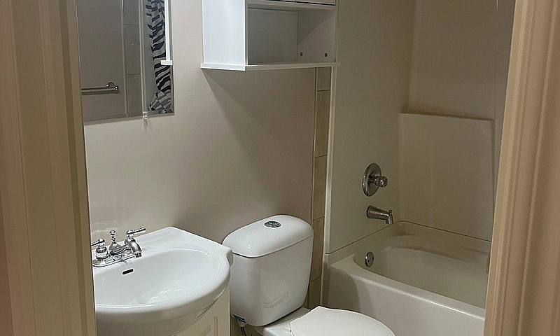 2 Beds 1 Bath Baseme...