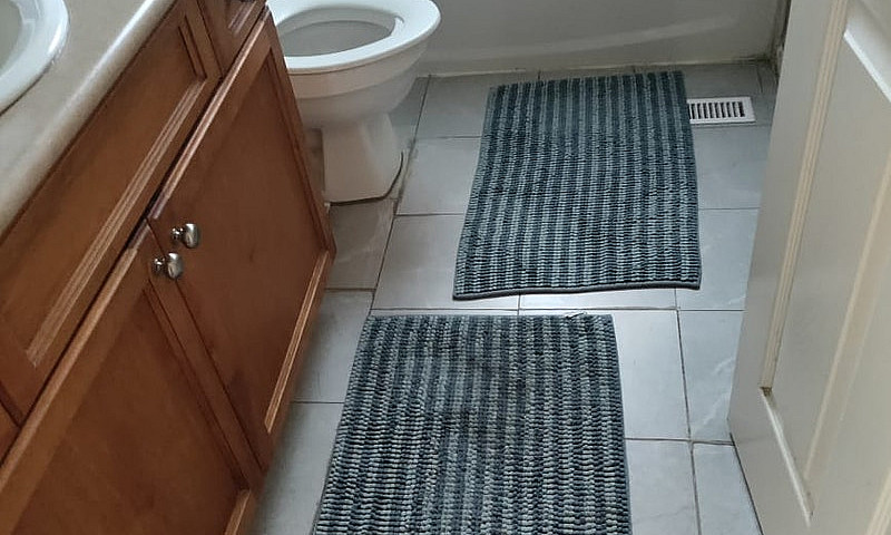 $850 / 1Br - Private...