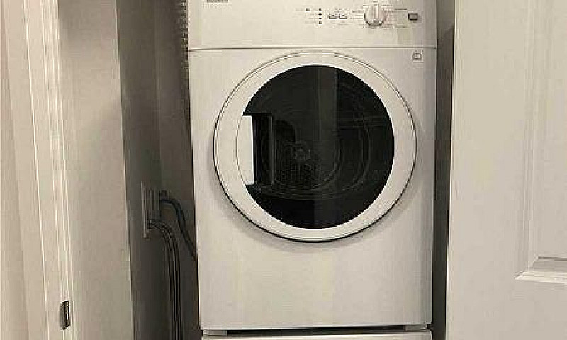 Lease: 1Br 1Wr, Heat...