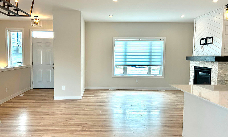 New 5 Bed 3 Baths Fu...