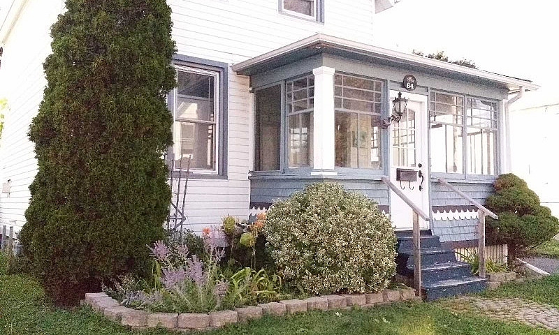64 Abbott Street...