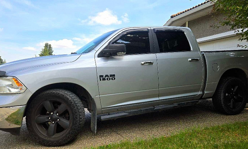 2017 Ram 1500 Crew C...