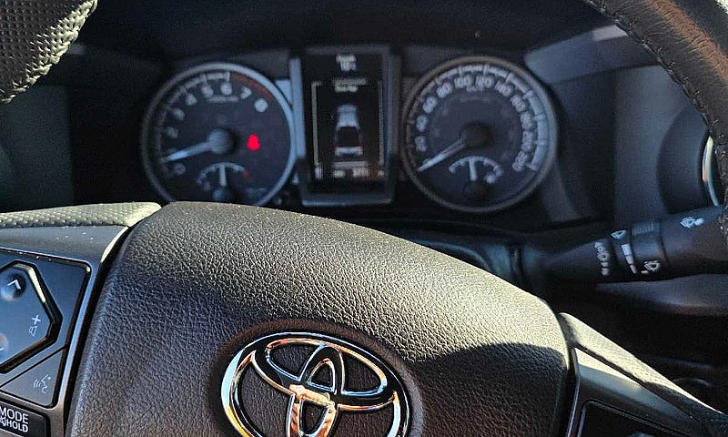 Toyota Tacoma Trd Of...