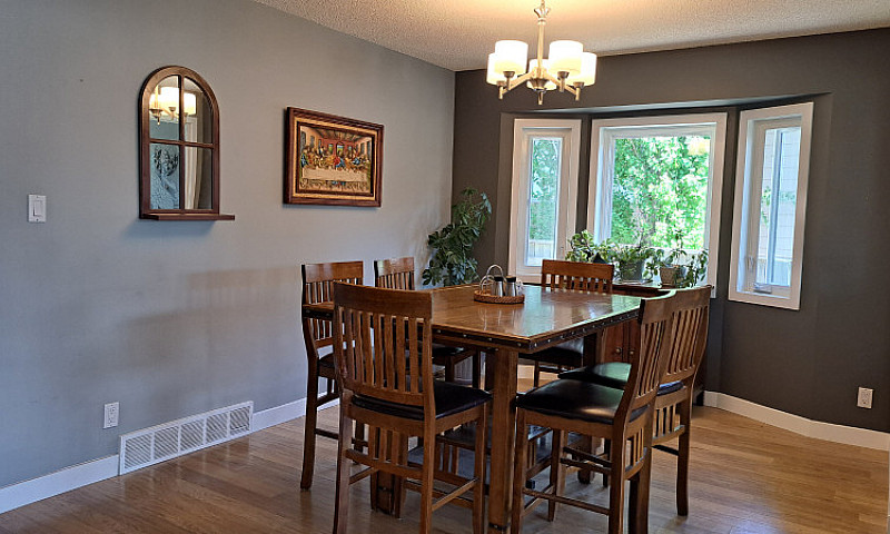 5 Bed House West Let...
