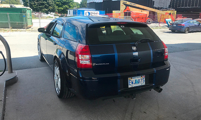 2006 Dodge Magnum V6...