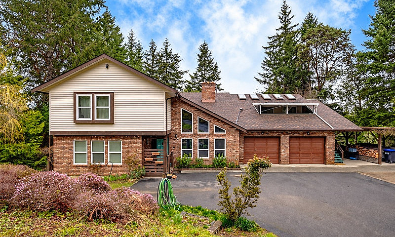 5-Bedroom Home On 5 ...