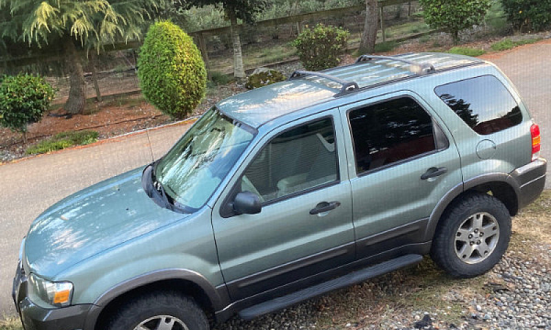 2005 Ford Escape Xlt...
