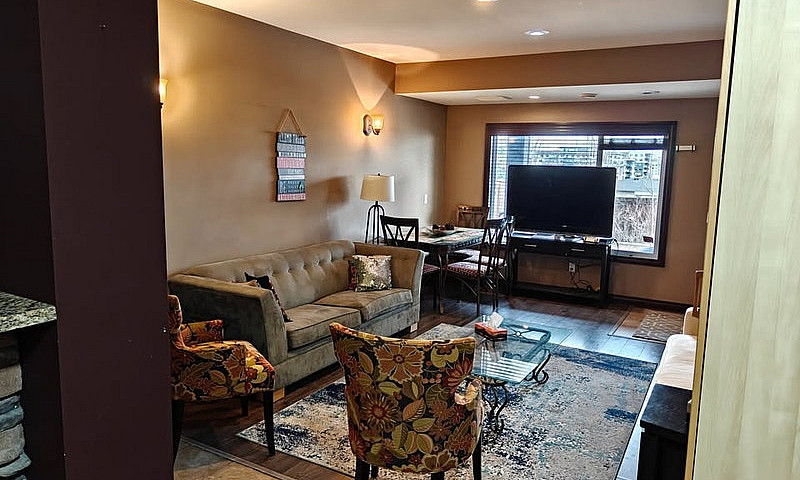 Furnished 1Br Walkou...