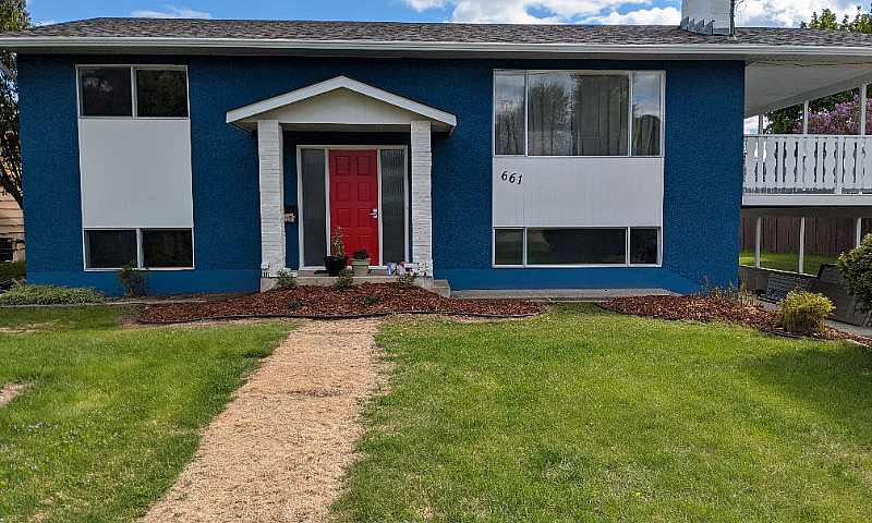 3 Bed + Den, 2 Bath ...