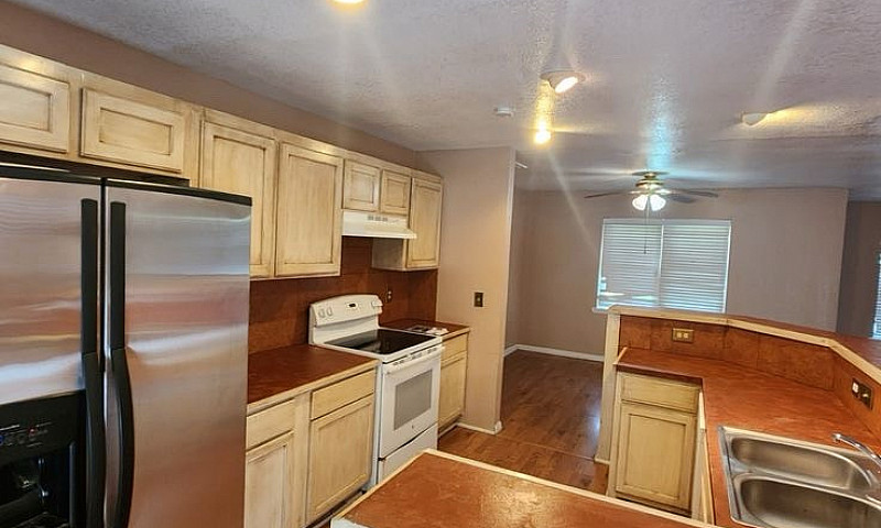 Luxury House For Sal...