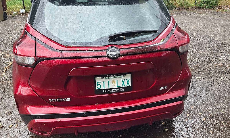 2023 Nissan Kicks Sr...