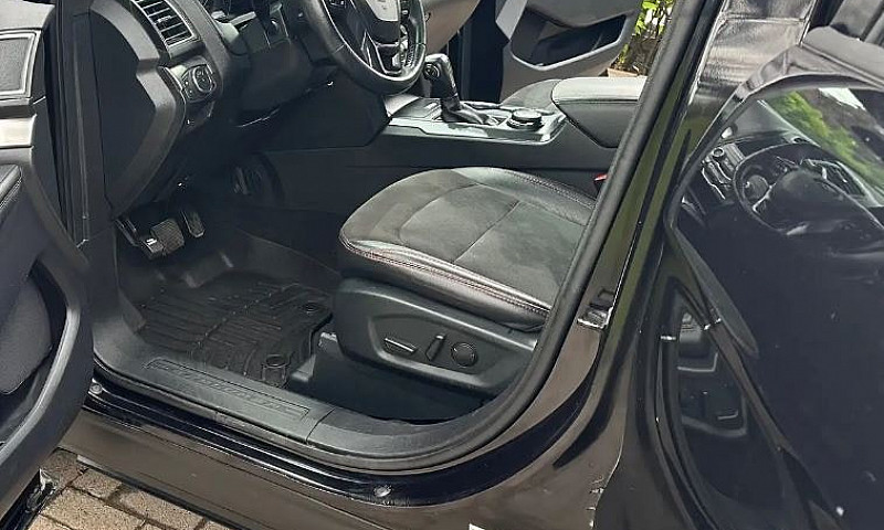 2018 Ford Explorer X...