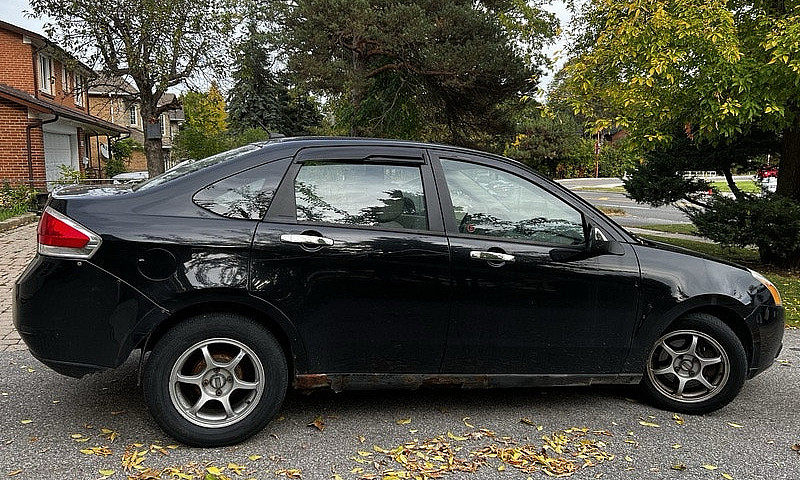 2009 Ford Focus...