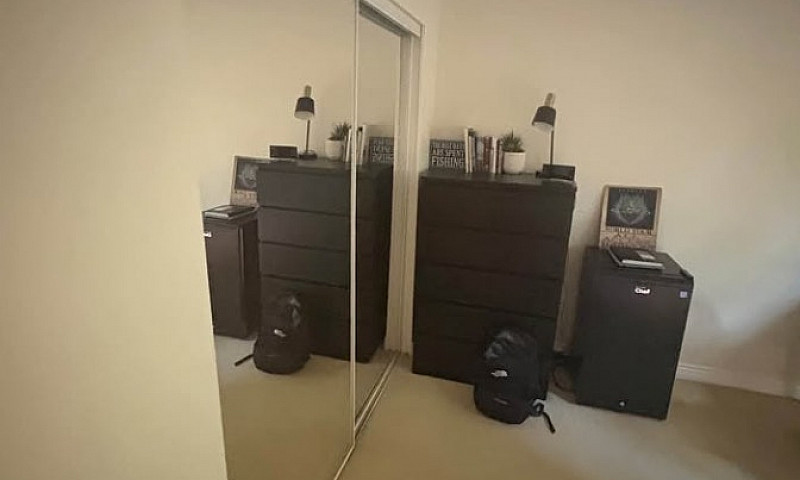 Private Bedroom In A...