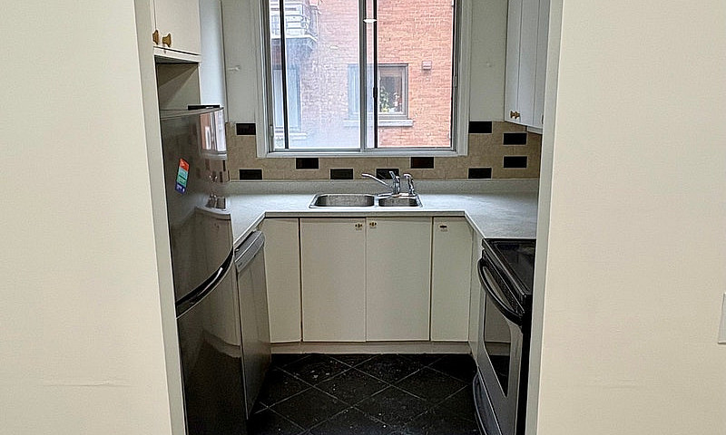 Large 2 Bedrooms 2 B...