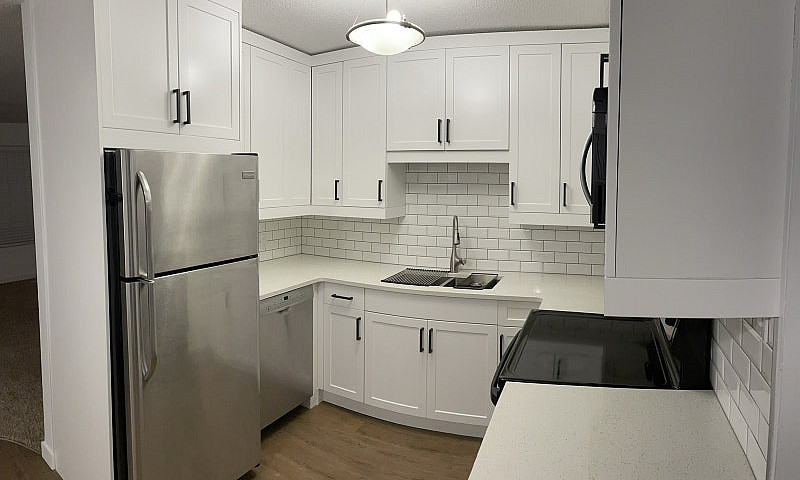 Newly Renovated 3 Be...
