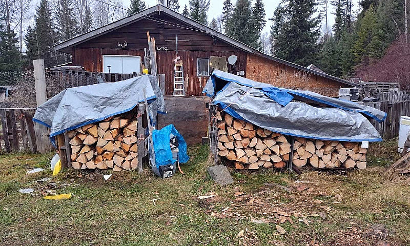 House And 2Acres Und...