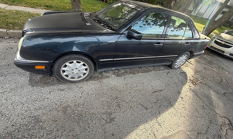 Mercedes-Benz E320 1...