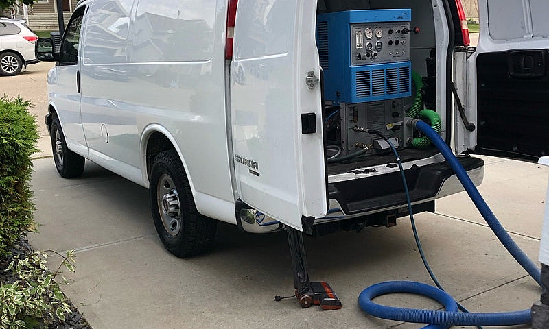 Carpet Cleaning Truc...