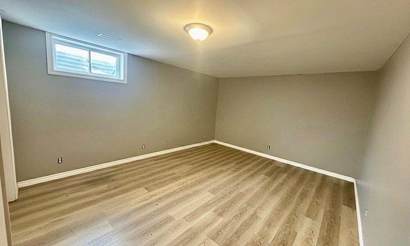 5-Bedroom House In M...