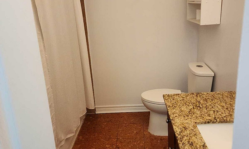 $2300 - 3 Bedroom Up...