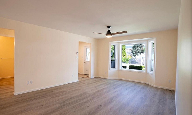 Townhouse For Rent $...