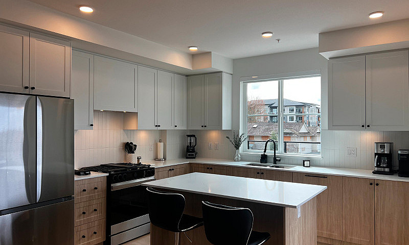 Furnished 2Bd 2Ba Co...