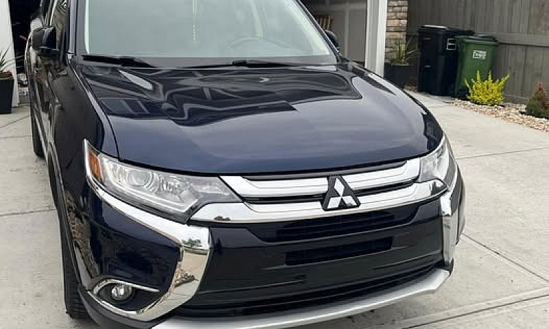 2018 Mitsubishi Outl...