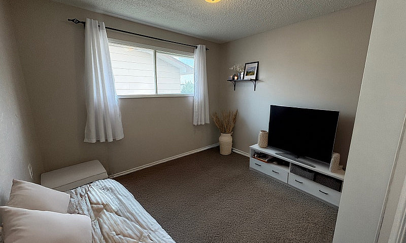 4 Bedroom Home - Pri...