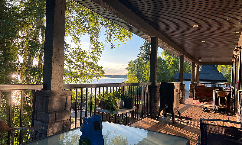 Large Lakefront Home...