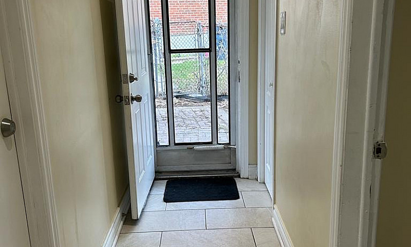 Spacious 2 Bedroom P...