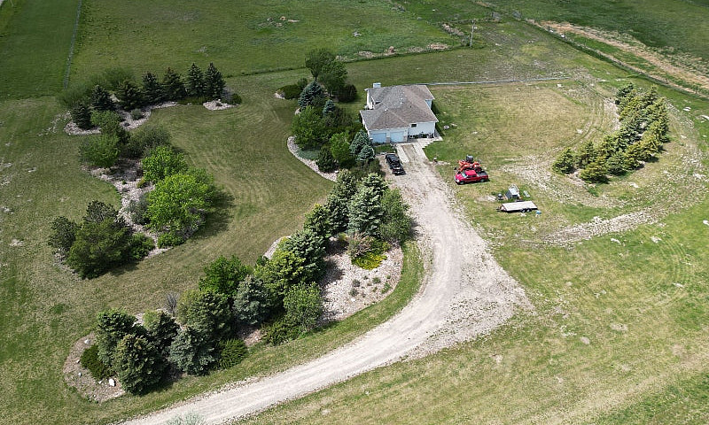 Quiet Acreage/Hobby ...
