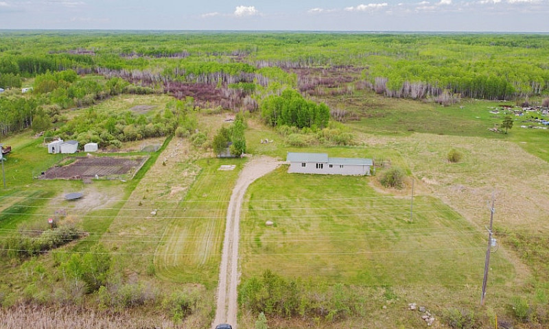 Bungalow On 10 Acres...