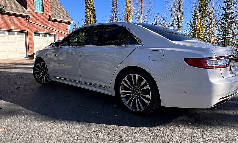 2017 Lincoln Contine...