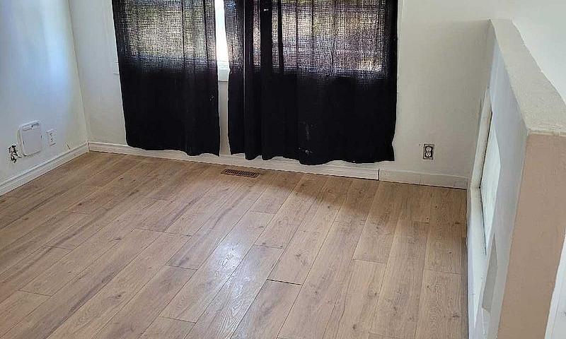 3 Br Mainfloor In Ca...