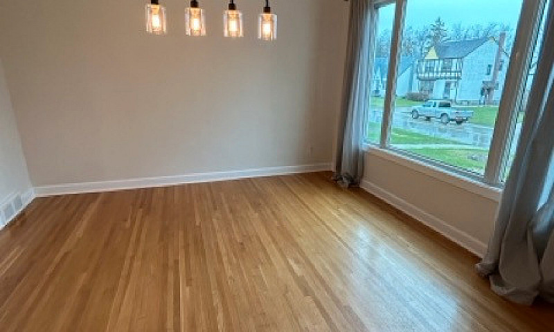 **4 Bed 2 Bath Home ...