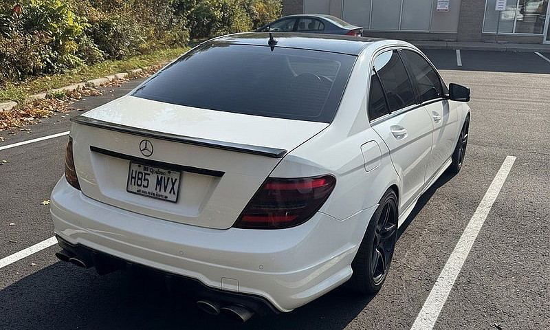  Mercedes C300 4Mati...
