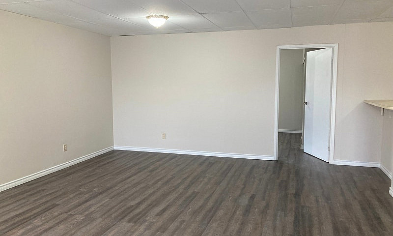 2 Beds 1 Bath Apartm...